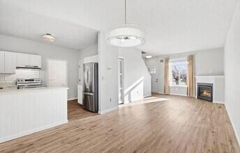 608 Roundhouse St in Shakopee, MN - Building Photo - Building Photo