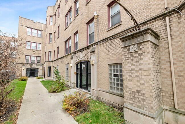 8139-8145 S Maryland Ave