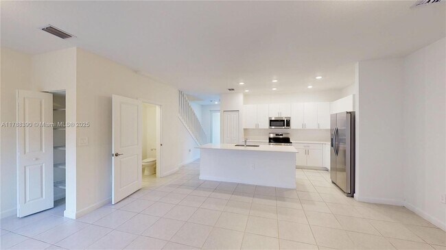 12875 SW 243rd Terrace in Princeton, FL - Building Photo - Building Photo