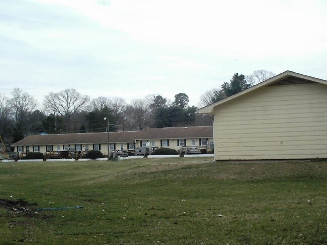 Reynolds Townhomes in Winston-Salem, NC - Foto de edificio - Building Photo