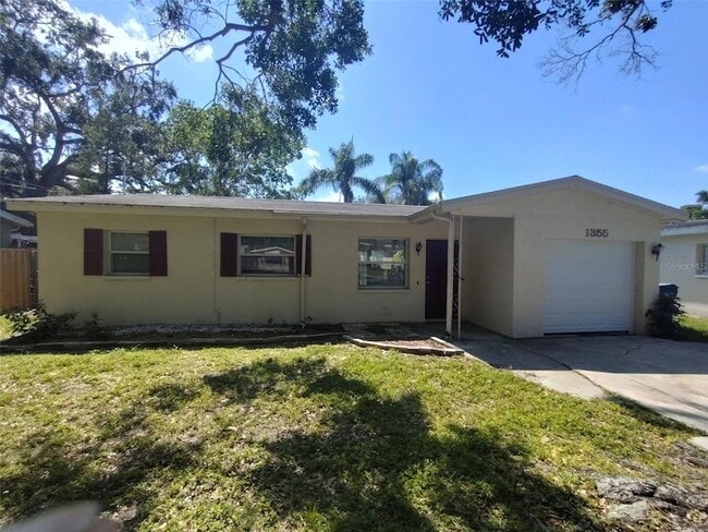 1355 Davis Rd in Dunedin, FL - Building Photo - Building Photo
