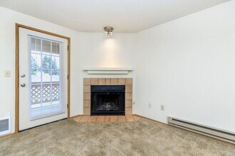 Brightwaters at Redhawk in Tigard, OR - Building Photo - Building Photo