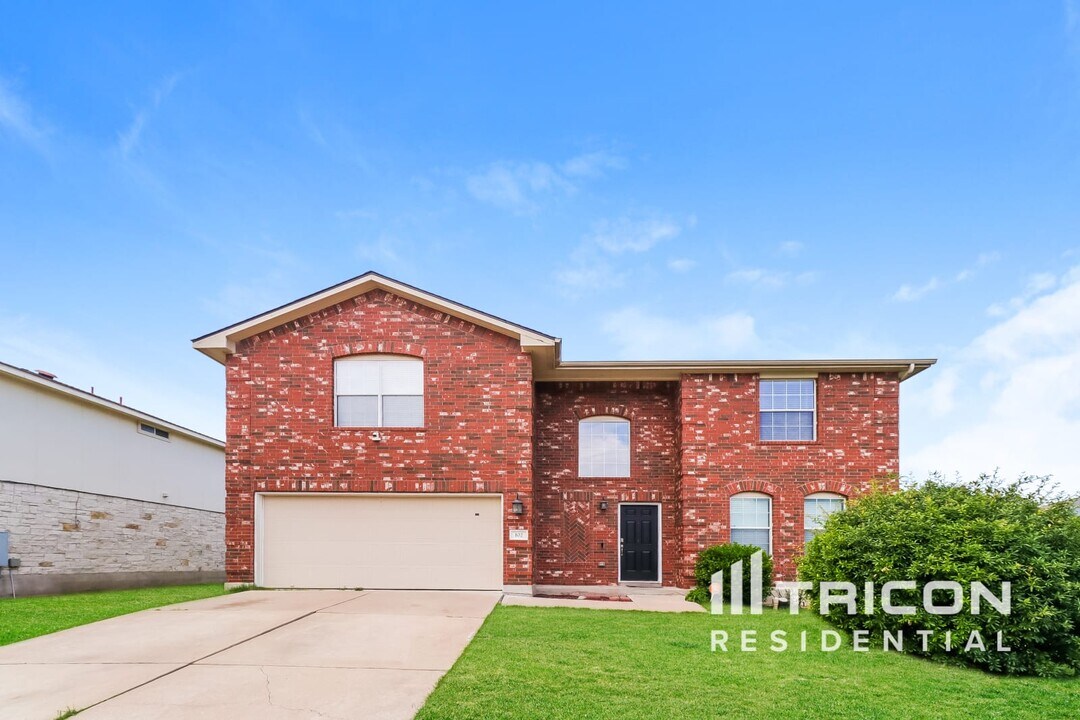 102 Blackman Tr in Hutto, TX - Building Photo