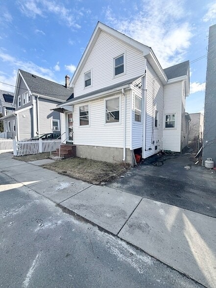 3 Hadley Ct in Everett, MA - Foto de edificio - Building Photo