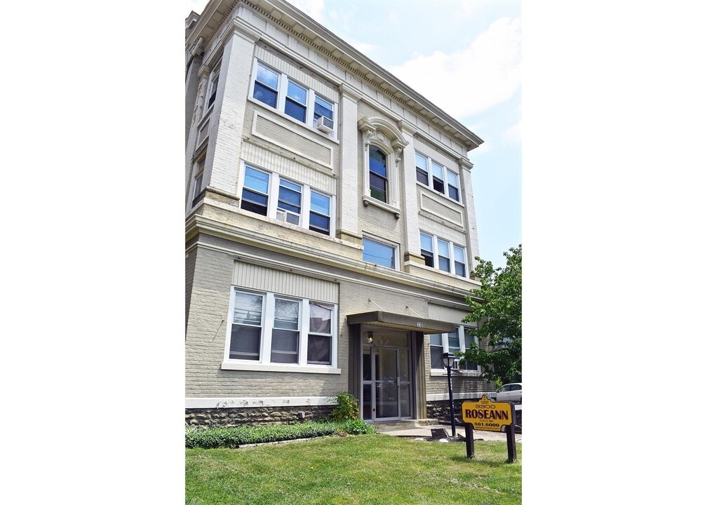 3300 Jefferson Ave in Cincinnati, OH - Building Photo