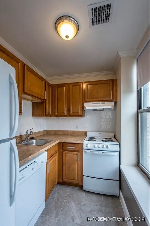 1078 Boylston St in Boston, MA - Building Photo