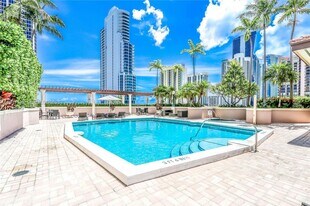 17555 Atlantic Blvd, Unit 607 in Sunny Isles Beach, FL - Building Photo