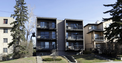 2722 17th Ave SW in Calgary, AB - Building Photo - Building Photo