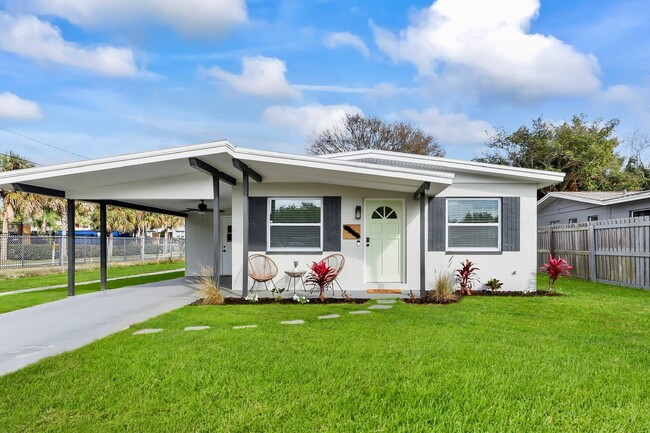 property at 6602 S Mascotte St