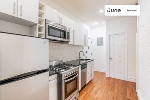 826 9th Ave in New York, NY - Building Photo