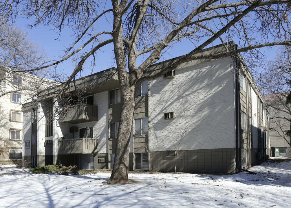 2525 S Blaisdell Ave in Minneapolis, MN - Building Photo