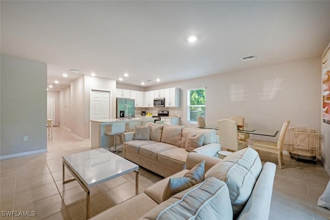 15201 Wildflower Cir in Naples, FL - Foto de edificio - Building Photo