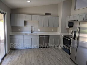 7231 W Sierra St in Peoria, AZ - Building Photo - Building Photo