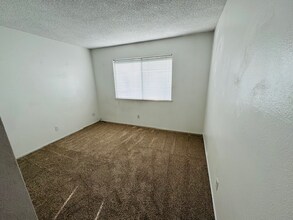 4715 Hayford Way in Sacramento, CA - Building Photo - Building Photo