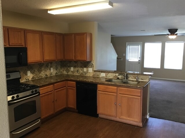 15722 Youpon Valley Dr in Houston, TX - Building Photo - Building Photo