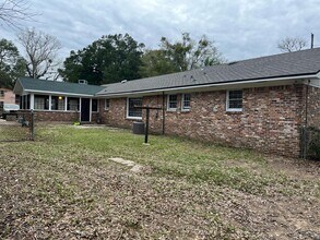 1950 Highland Forest Dr in Mobile, AL - Building Photo - Building Photo