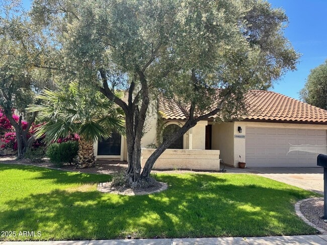 property at 435 E Larkspur Ln