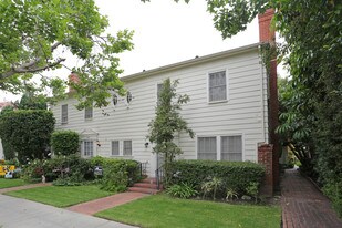 133 S Bedford Dr in Beverly Hills, CA - Building Photo