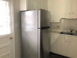 211 E Northpoint Avenue, Unit 211 E Northpoint Ave in High Point, NC - Building Photo - Building Photo