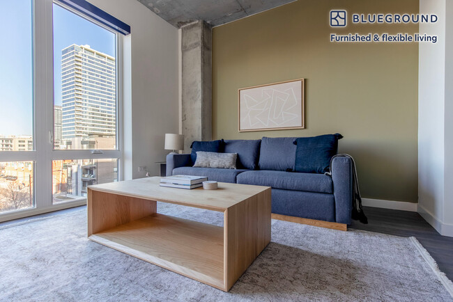 411 W Chicago Ave, Unit FL4-ID1029