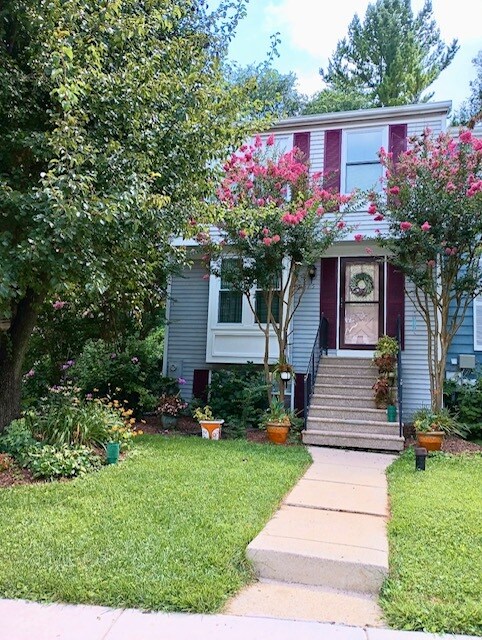 9515 Quarry Bridge Ct in Columbia, MD - Building Photo