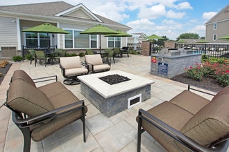Woodmont Valley at Lower Macungie in Macungie, PA - Foto de edificio - Building Photo