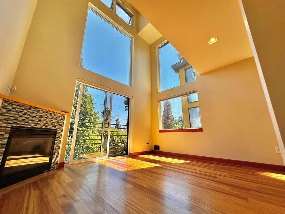 1718 California Ave SW in Seattle, WA - Building Photo