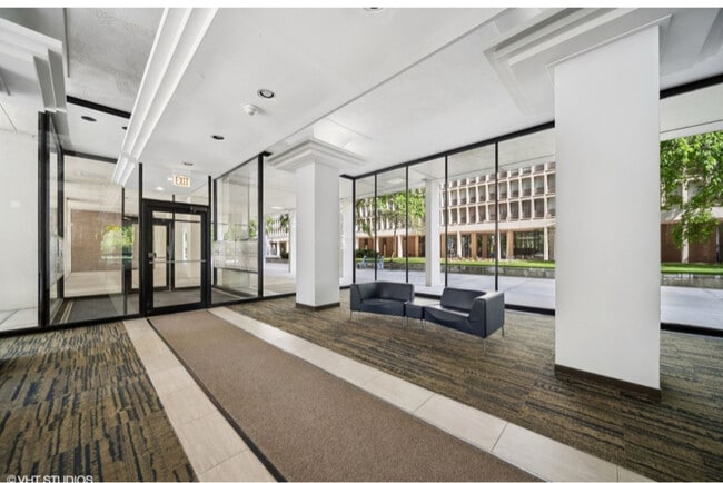 1400 E 55th Pl in Chicago, IL - Building Photo - Building Photo