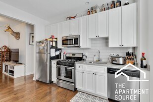 1608 W Belle Plaine Ave in Chicago, IL - Building Photo