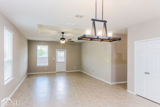 12011 Silver Valley in San Antonio, TX - Building Photo - Building Photo