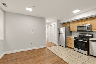 1316 Irving St NW, Unit Garden Level in Washington, DC - Foto de edificio - Building Photo