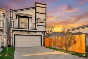 10232 Porto Rico Rd in Houston, TX - Building Photo