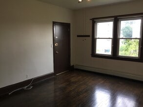 86 Edgewood Ave, Unit 2E in Yonkers, NY - Foto de edificio - Building Photo
