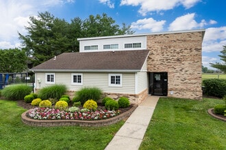 Park Terrace Apartments in Fairview Heights, IL - Building Photo - Building Photo