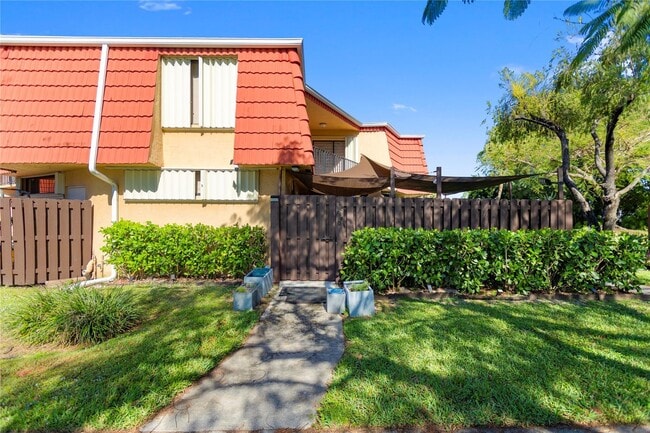 22940 Oxford Pl in Boca Raton, FL - Building Photo - Building Photo