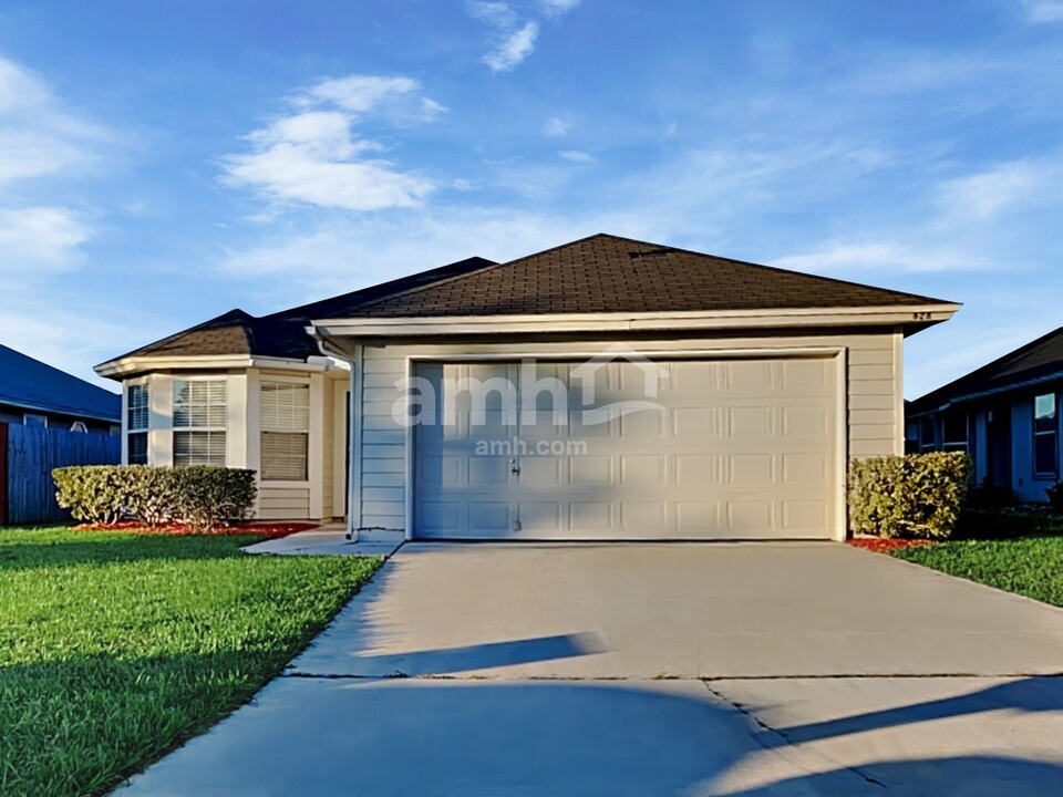 628 Morning Mist Way in Orange Park, FL - Building Photo