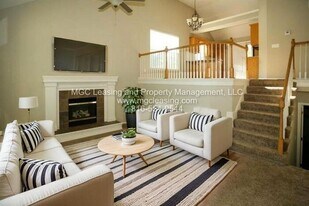 152 NE Hidden Meadow Ln in Lee's Summit, MO - Building Photo