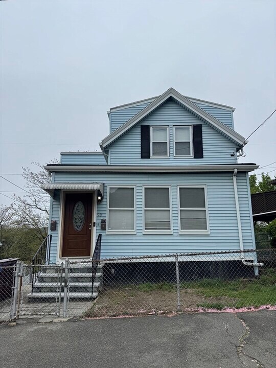 50 Hichborn St in Revere, MA - Building Photo