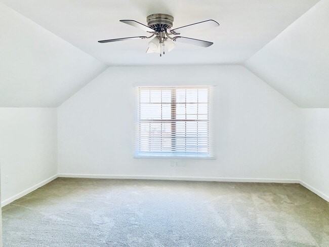 5587 Ashley Square S in Memphis, TN - Building Photo - Building Photo