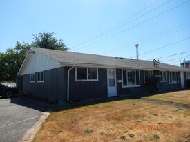 817 5th St SW in Puyallup, WA - Building Photo