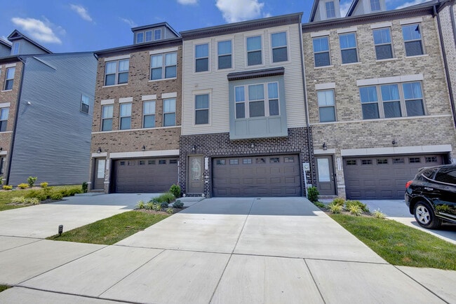 property at 6923 Gladebrook Rd