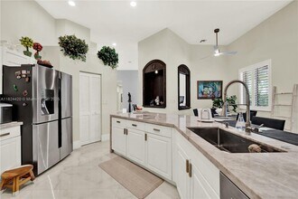 8487 SW 138th Ter in Palmetto Bay, FL - Building Photo - Building Photo