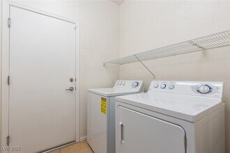 7628 Fieldfare Dr in North Las Vegas, NV - Building Photo - Building Photo