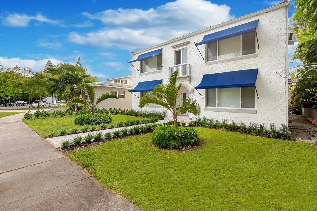 1610 Salzedo St in Coral Gables, FL - Building Photo