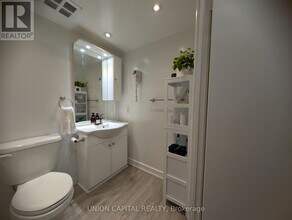 18-418 Harrison Garden Blvd in Toronto, ON - Building Photo - Building Photo