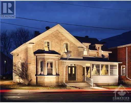 15-15 Elmsley St N in Smiths Falls, ON - Building Photo