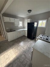 214 Rowland St in Syracuse, NY - Foto de edificio - Building Photo