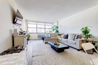 7002 BLVD E in Guttenberg, NJ - Building Photo - Building Photo