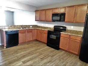 4001 Grandeur Ave in Jacksonville, NC - Building Photo - Building Photo