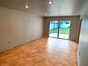 920 Aragon Ave in Winter Park, FL - Foto de edificio - Building Photo